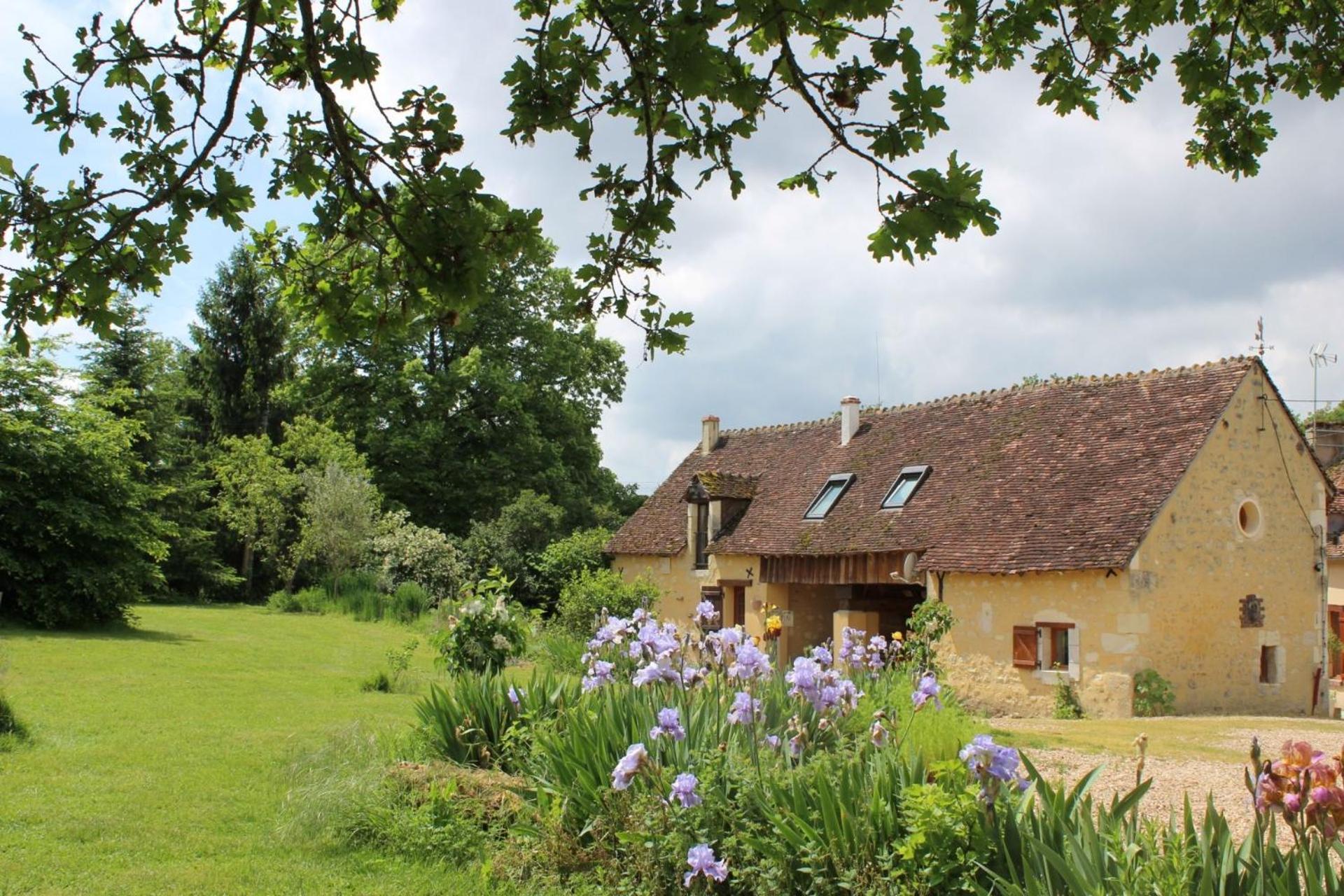 Gîte à l'ombre des chênes Châteauvieux Esterno foto