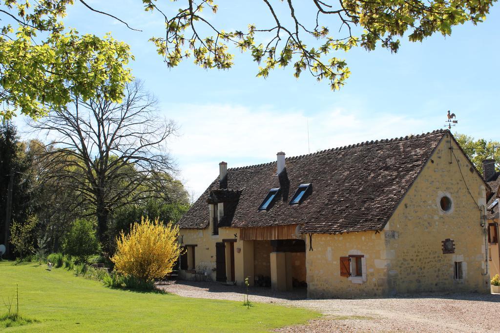 Gîte à l'ombre des chênes Châteauvieux Esterno foto